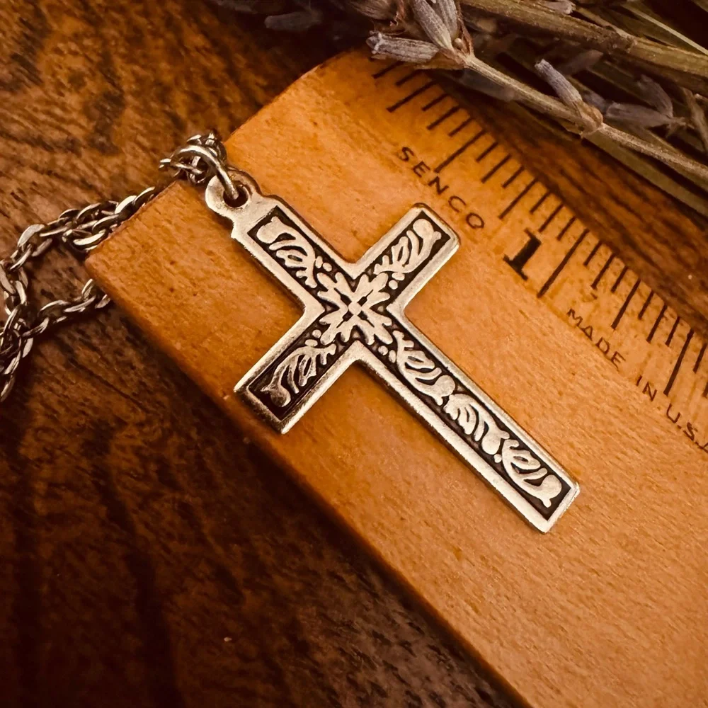 Elegant Silver & Black Color Engraved Floral Scrollwork Cross Pendant Necklace - Picture 4 of 4